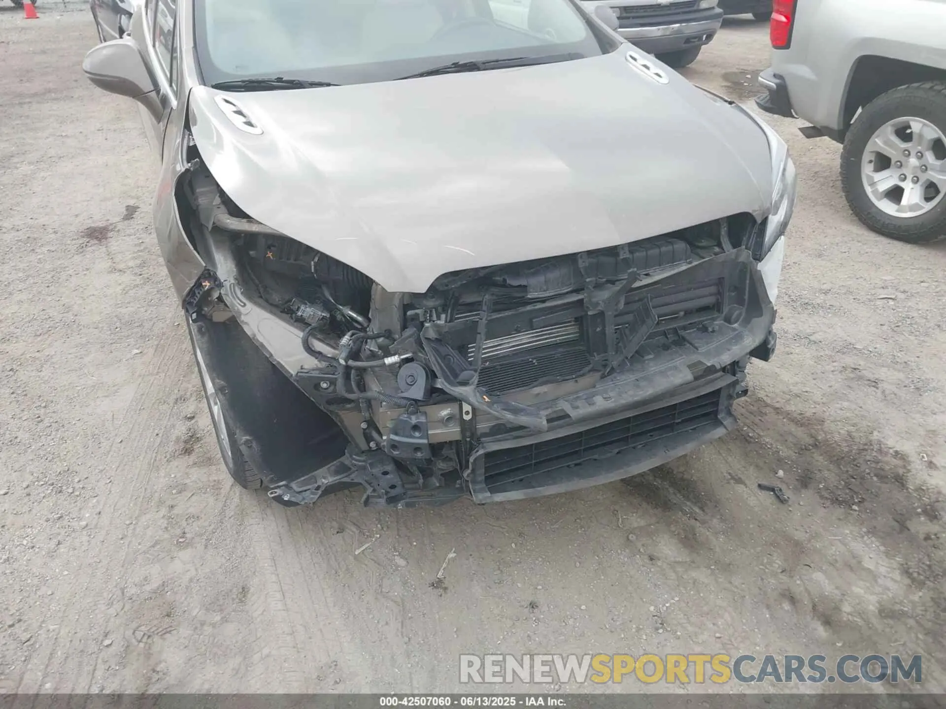 6 Photograph of a damaged car LRBFXCSA2KD090369 BUICK ENVISION 2019