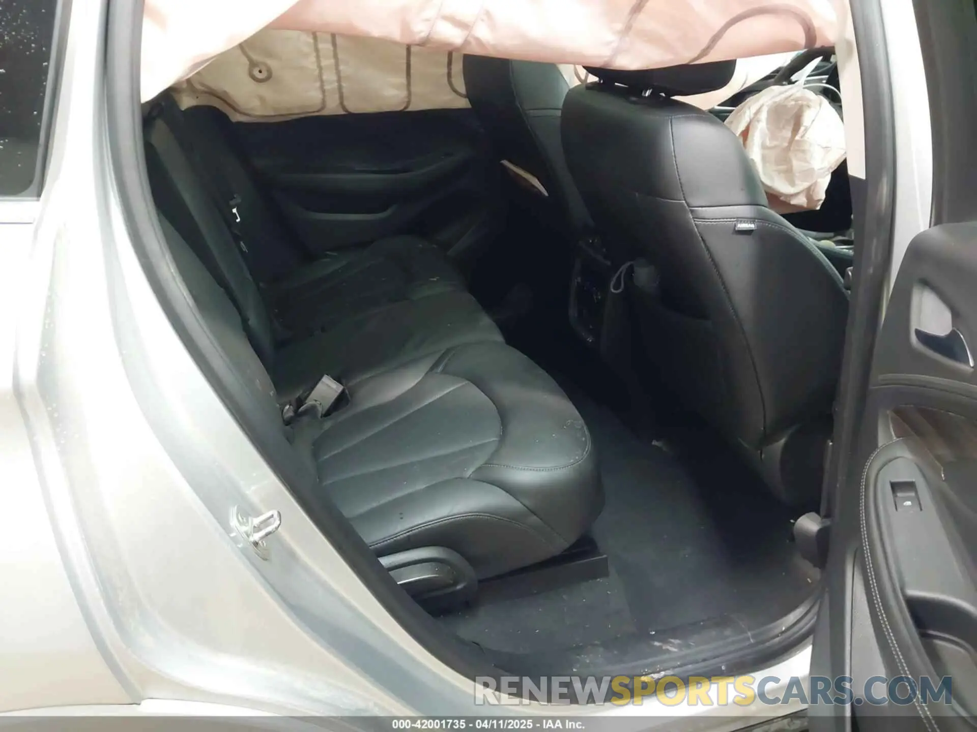 8 Photograph of a damaged car LRBFXCSA3KD119247 BUICK ENVISION 2019