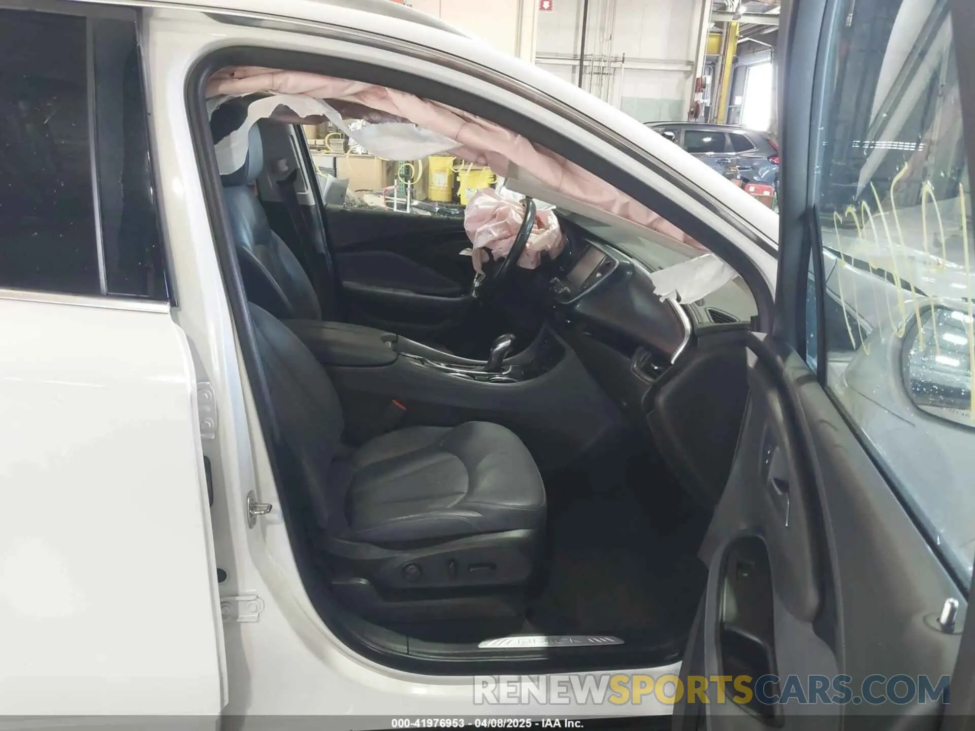 5 Photograph of a damaged car LRBFXCSA5KD020705 BUICK ENVISION 2019