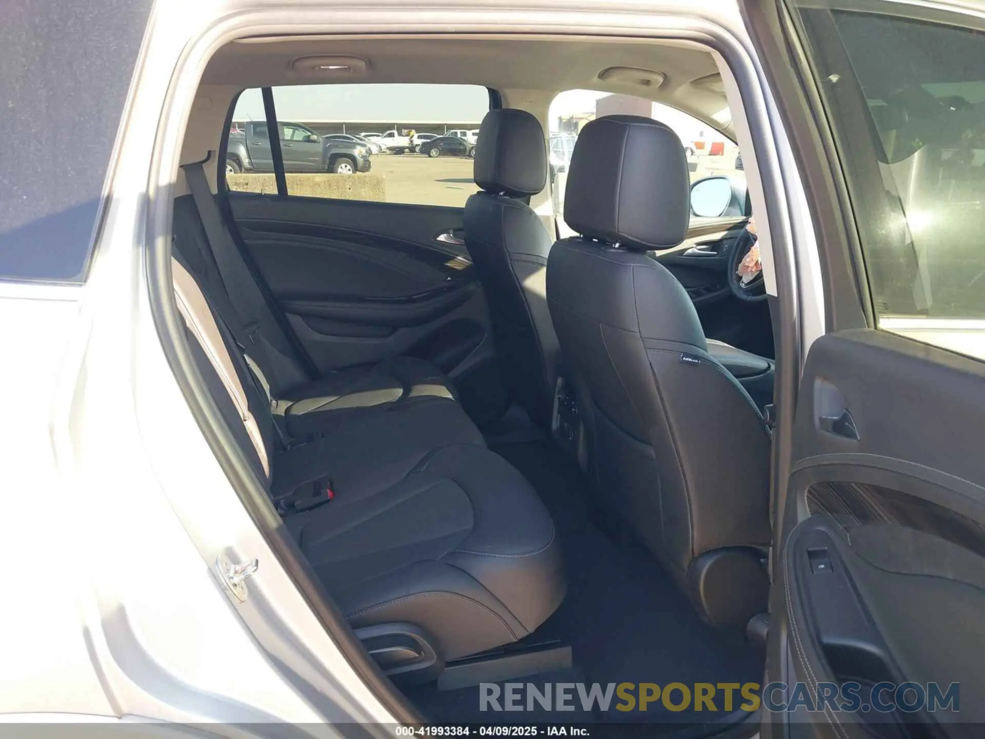 8 Photograph of a damaged car LRBFXCSA8KD018348 BUICK ENVISION 2019