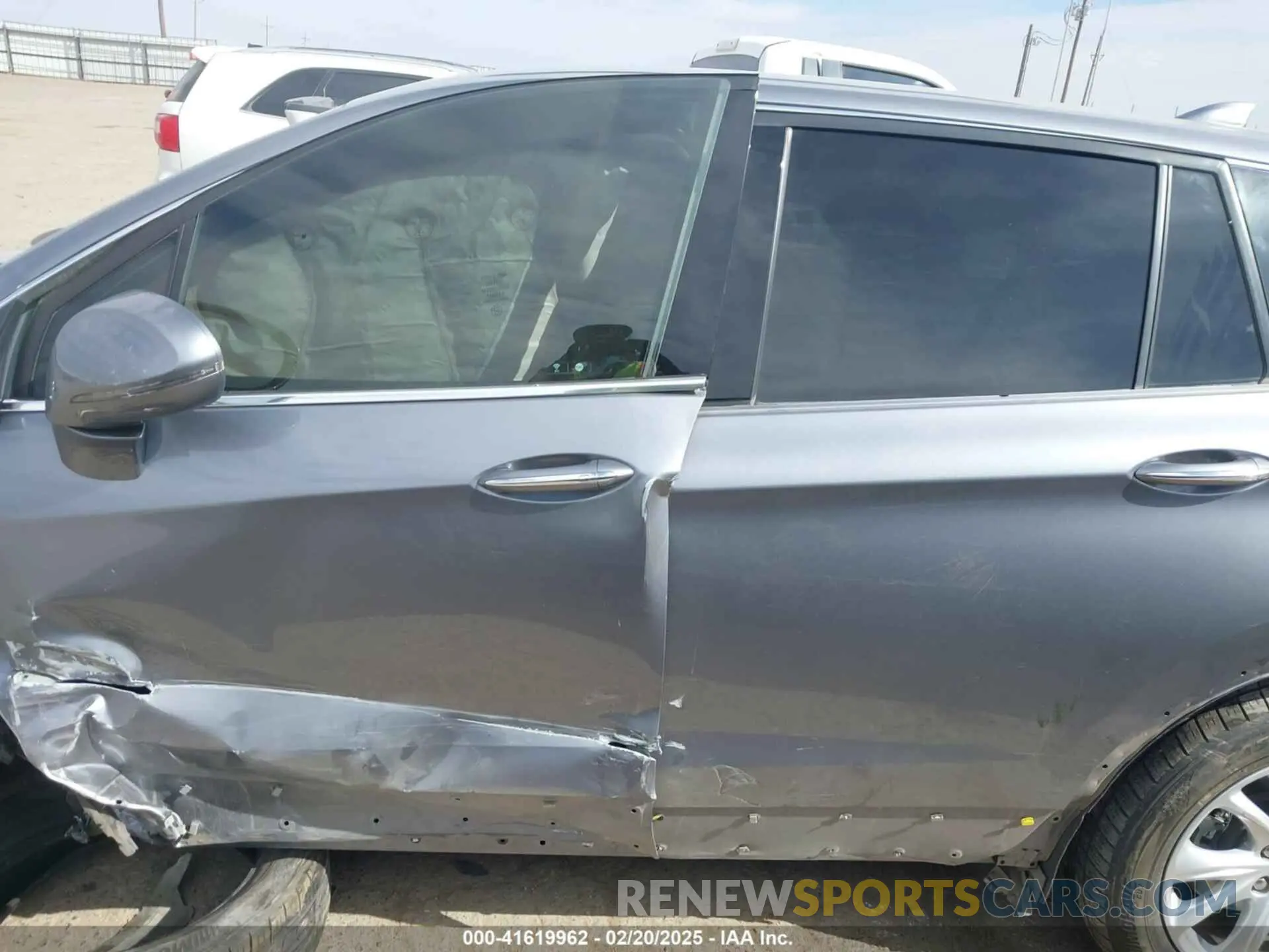 13 Photograph of a damaged car LRBFX1SA0LD225290 BUICK ENVISION 2020