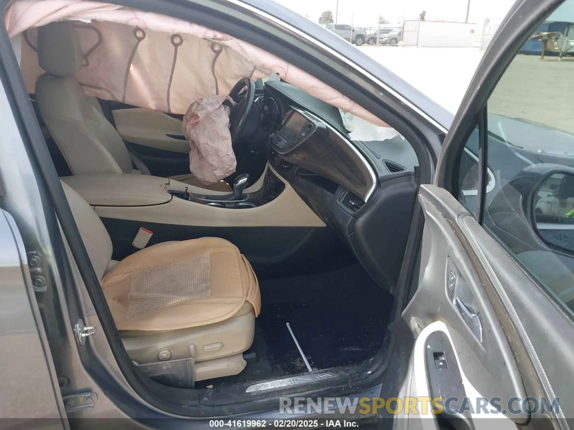 5 Photograph of a damaged car LRBFX1SA0LD225290 BUICK ENVISION 2020