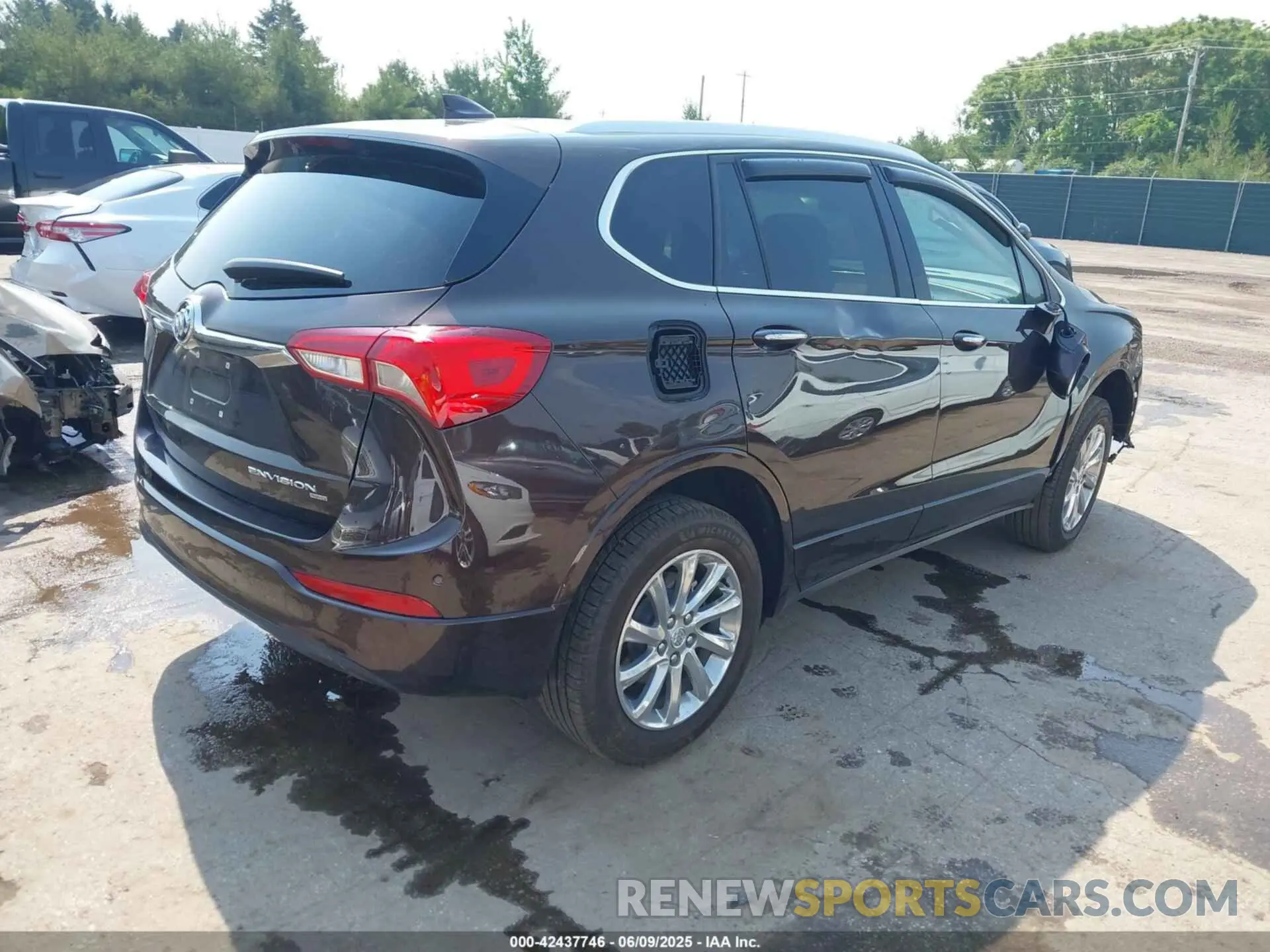 4 Photograph of a damaged car LRBFX2SA5LD067602 BUICK ENVISION 2020