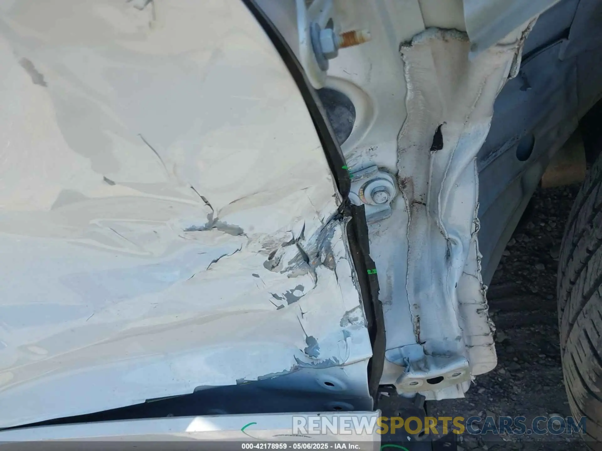 18 Photograph of a damaged car LRBFX2SA7LD079041 BUICK ENVISION 2020