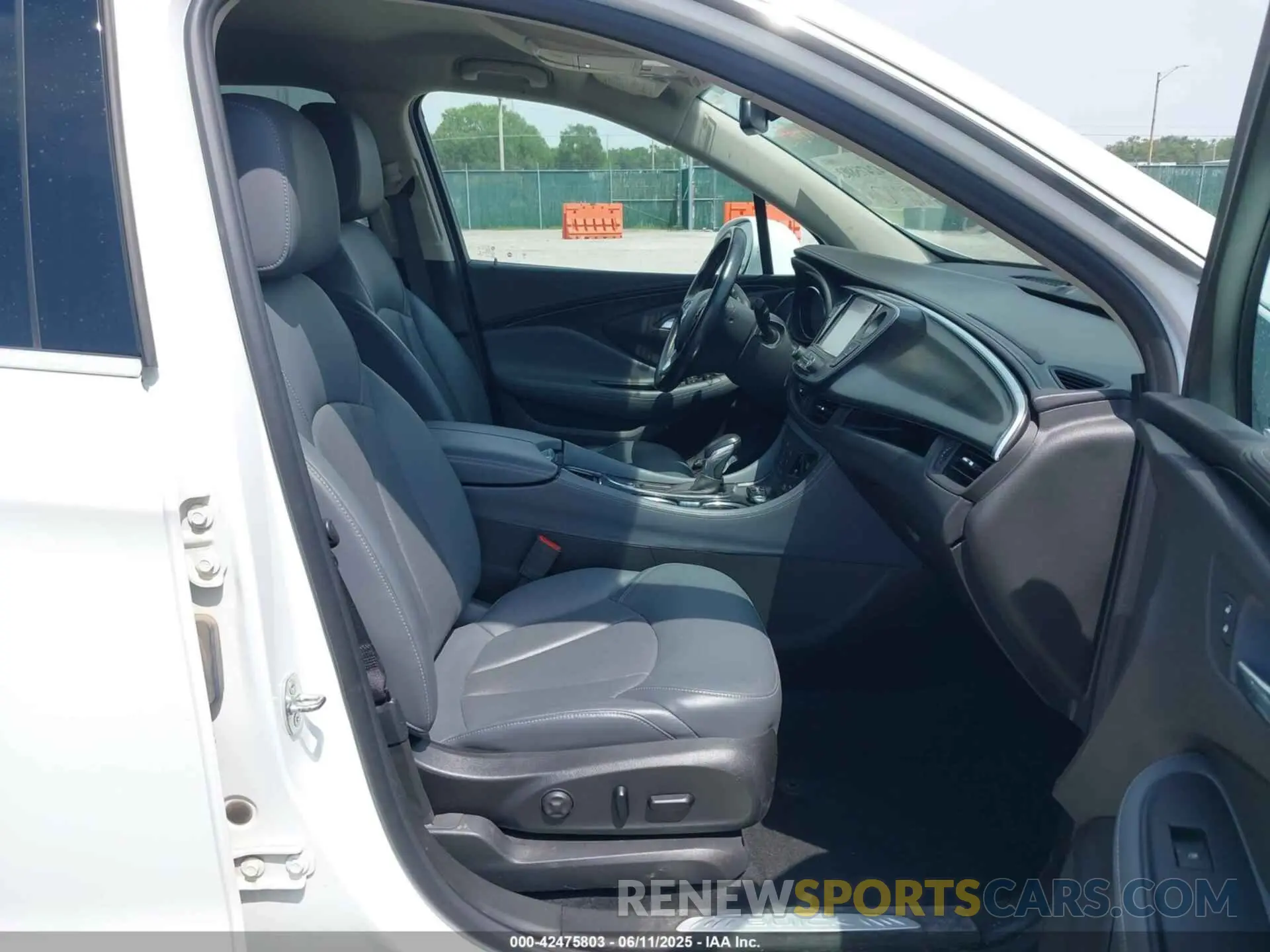 5 Photograph of a damaged car LRBFX2SA9LD225214 BUICK ENVISION 2020