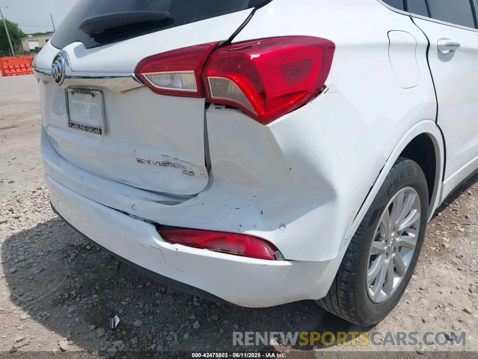 6 Photograph of a damaged car LRBFX2SA9LD225214 BUICK ENVISION 2020