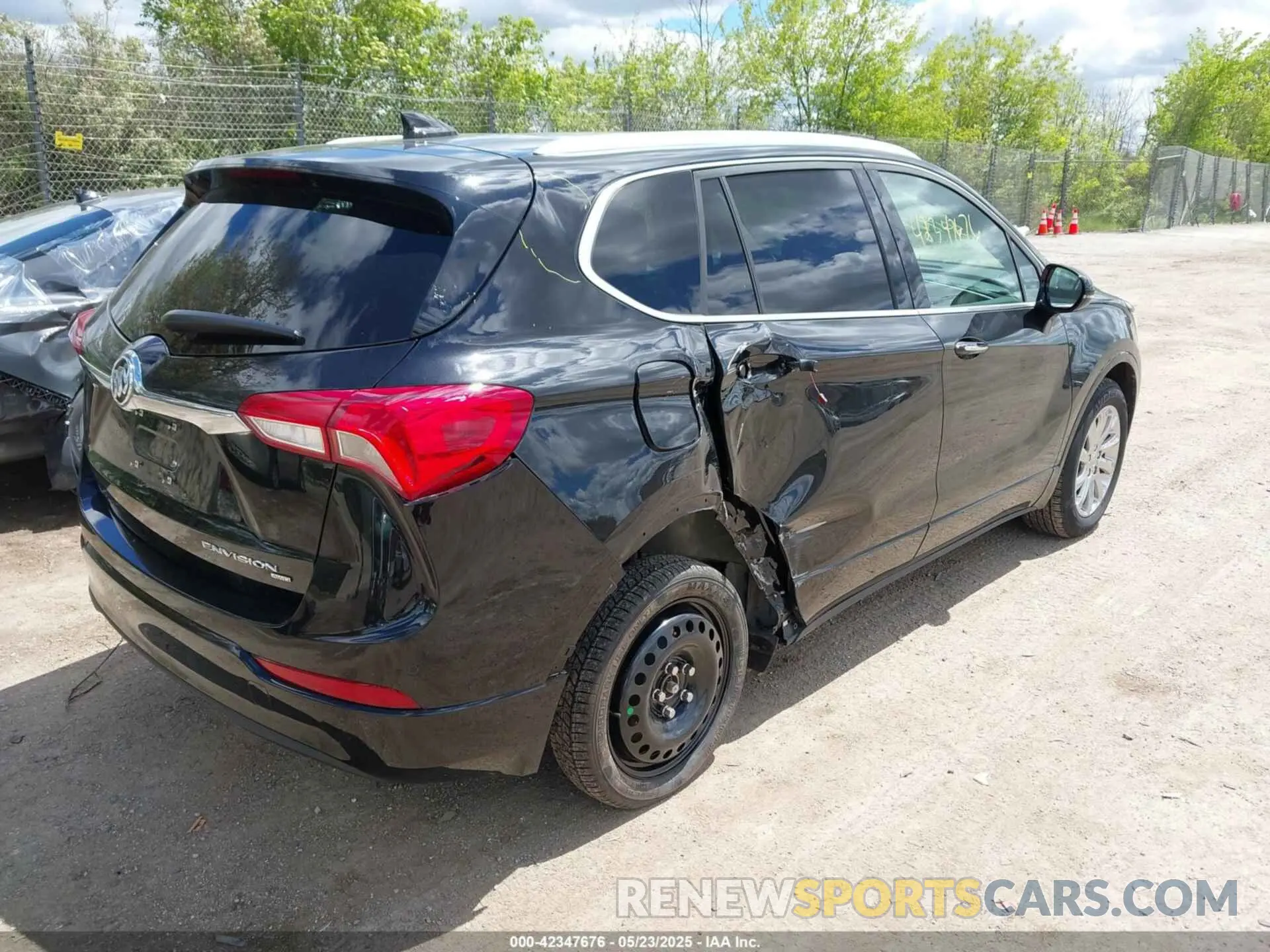 4 Photograph of a damaged car LRBFX2SAXLD018038 BUICK ENVISION 2020