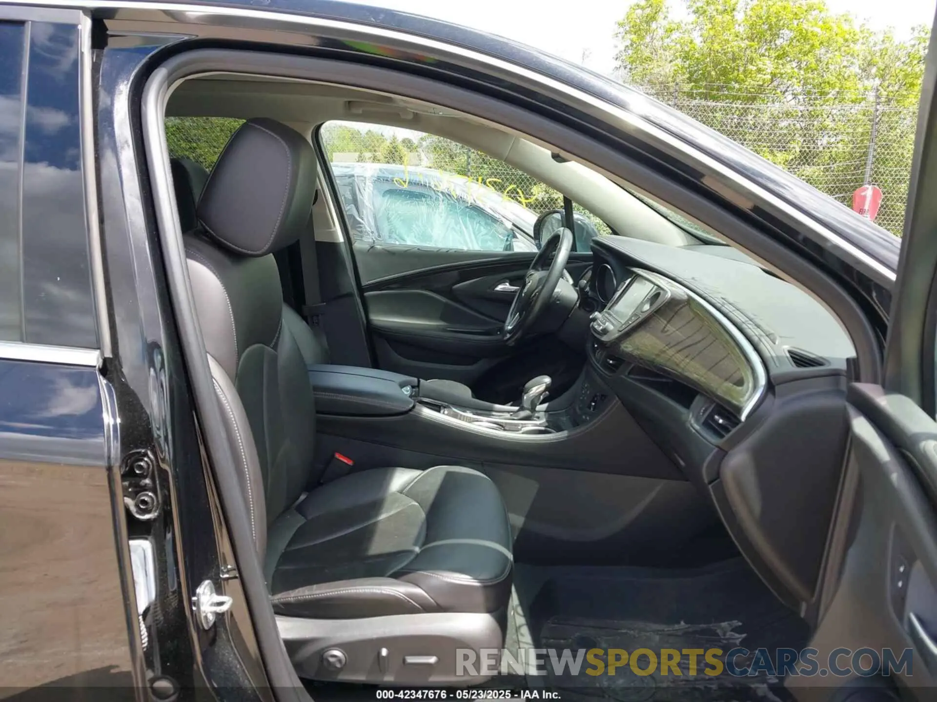 5 Photograph of a damaged car LRBFX2SAXLD018038 BUICK ENVISION 2020