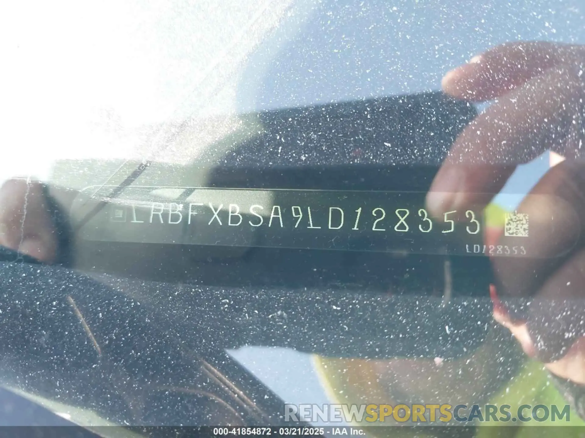 18 Photograph of a damaged car LRBFXBSA9LD128353 BUICK ENVISION 2020