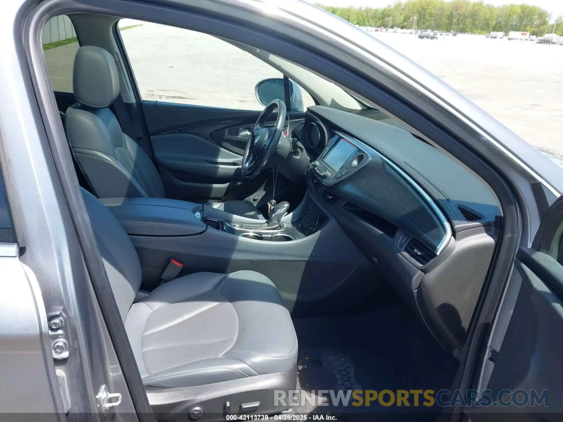 5 Photograph of a damaged car LRBFXCSA4LD104158 BUICK ENVISION 2020
