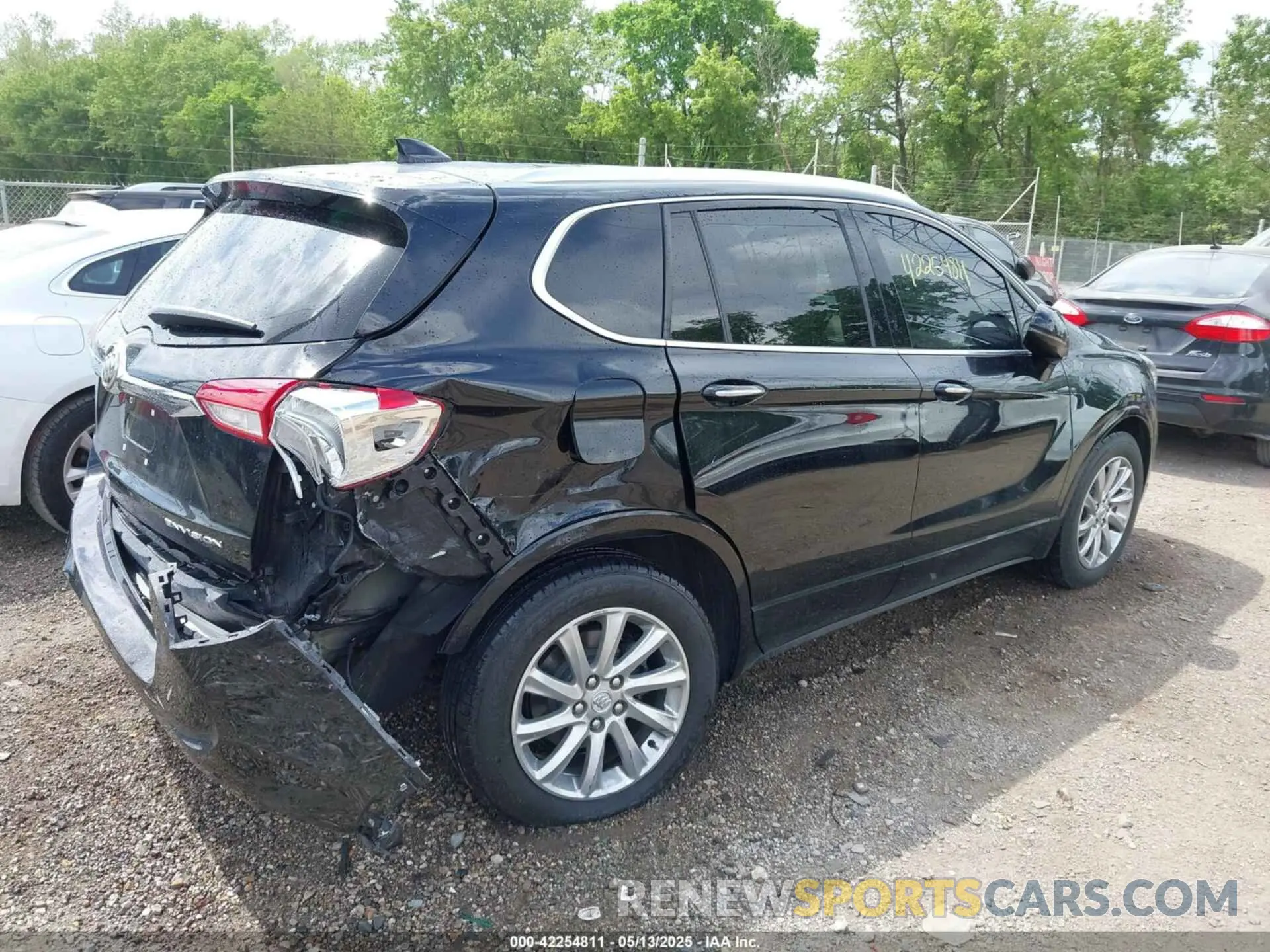 4 Photograph of a damaged car LRBFXCSA6LD165317 BUICK ENVISION 2020