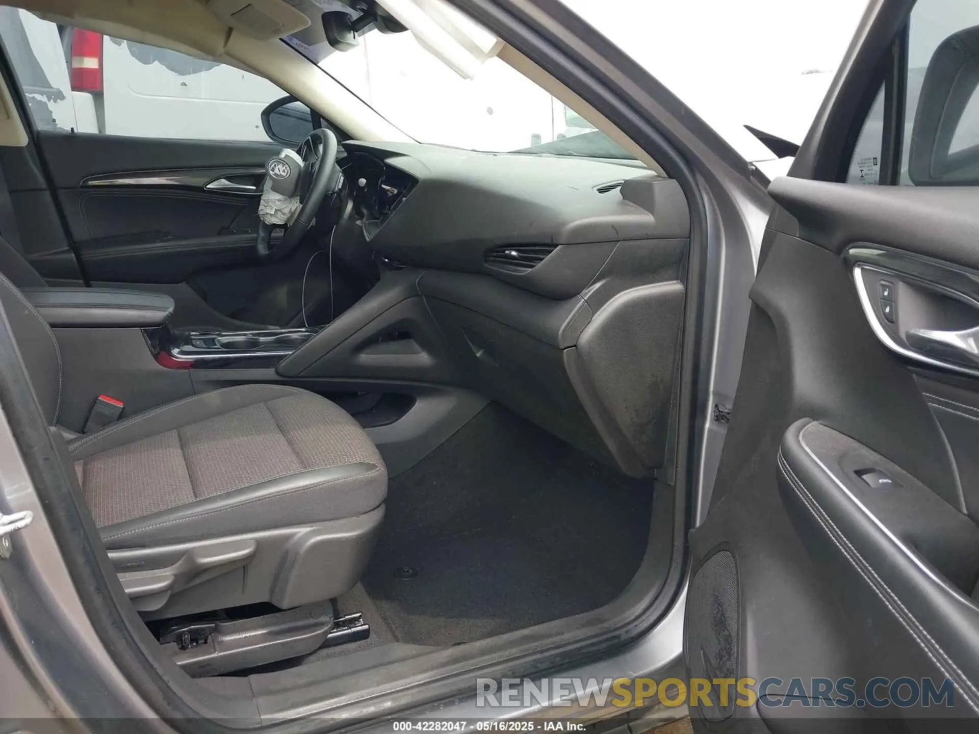 5 Photograph of a damaged car LRBAZLR43MD177866 BUICK ENVISION 2021