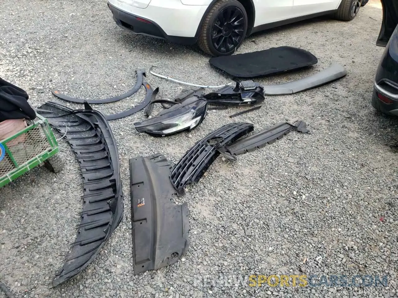 13 Photograph of a damaged car LRBAZLR48MD063216 BUICK ENVISION 2021