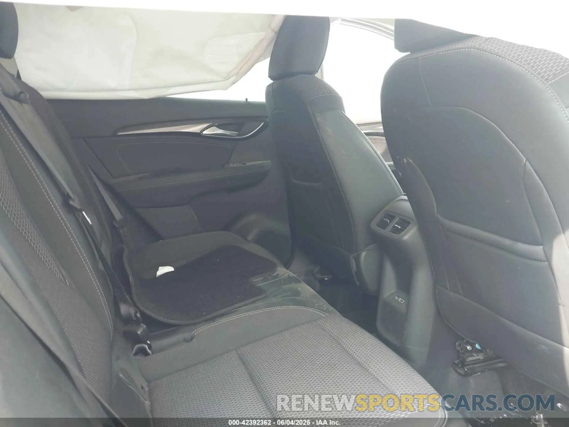 8 Photograph of a damaged car LRBAZLR4XMD167108 BUICK ENVISION 2021