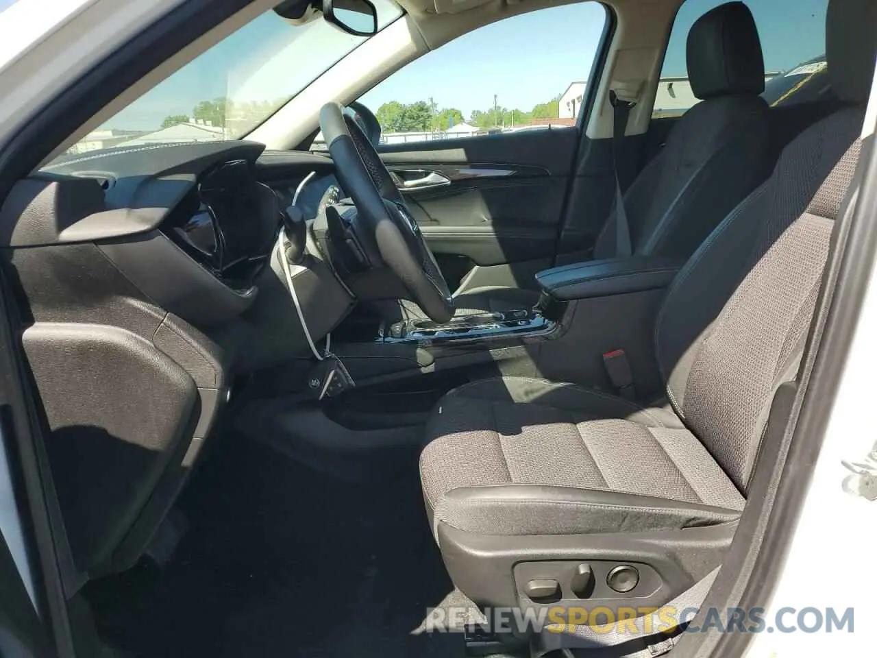 7 Photograph of a damaged car LRBFZMR46MD111808 BUICK ENVISION 2021