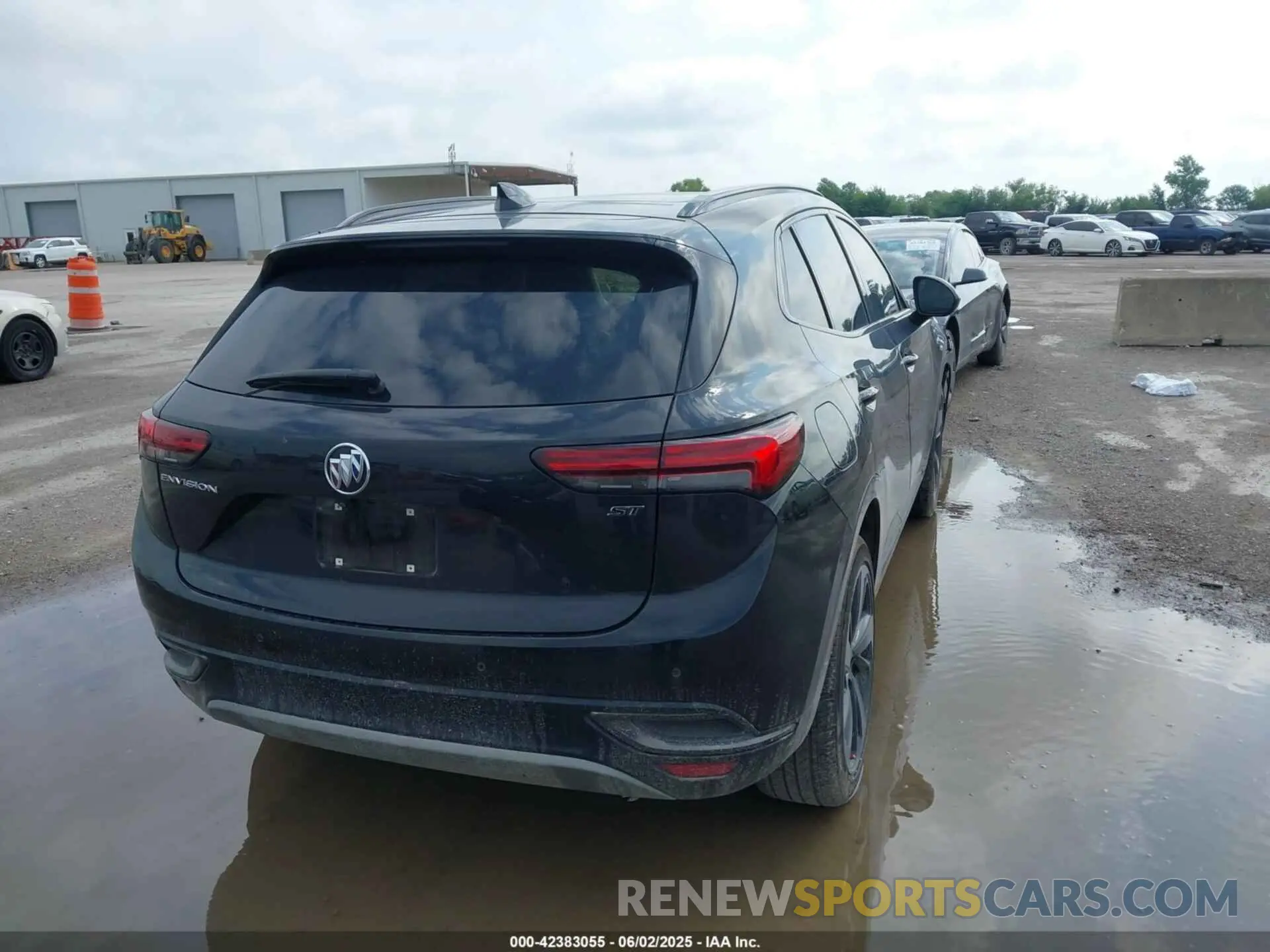 4 Photograph of a damaged car LRBFZNR40MD167085 BUICK ENVISION 2021
