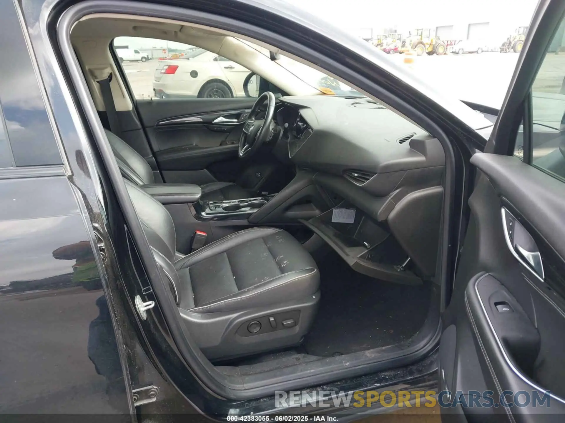 5 Photograph of a damaged car LRBFZNR40MD167085 BUICK ENVISION 2021