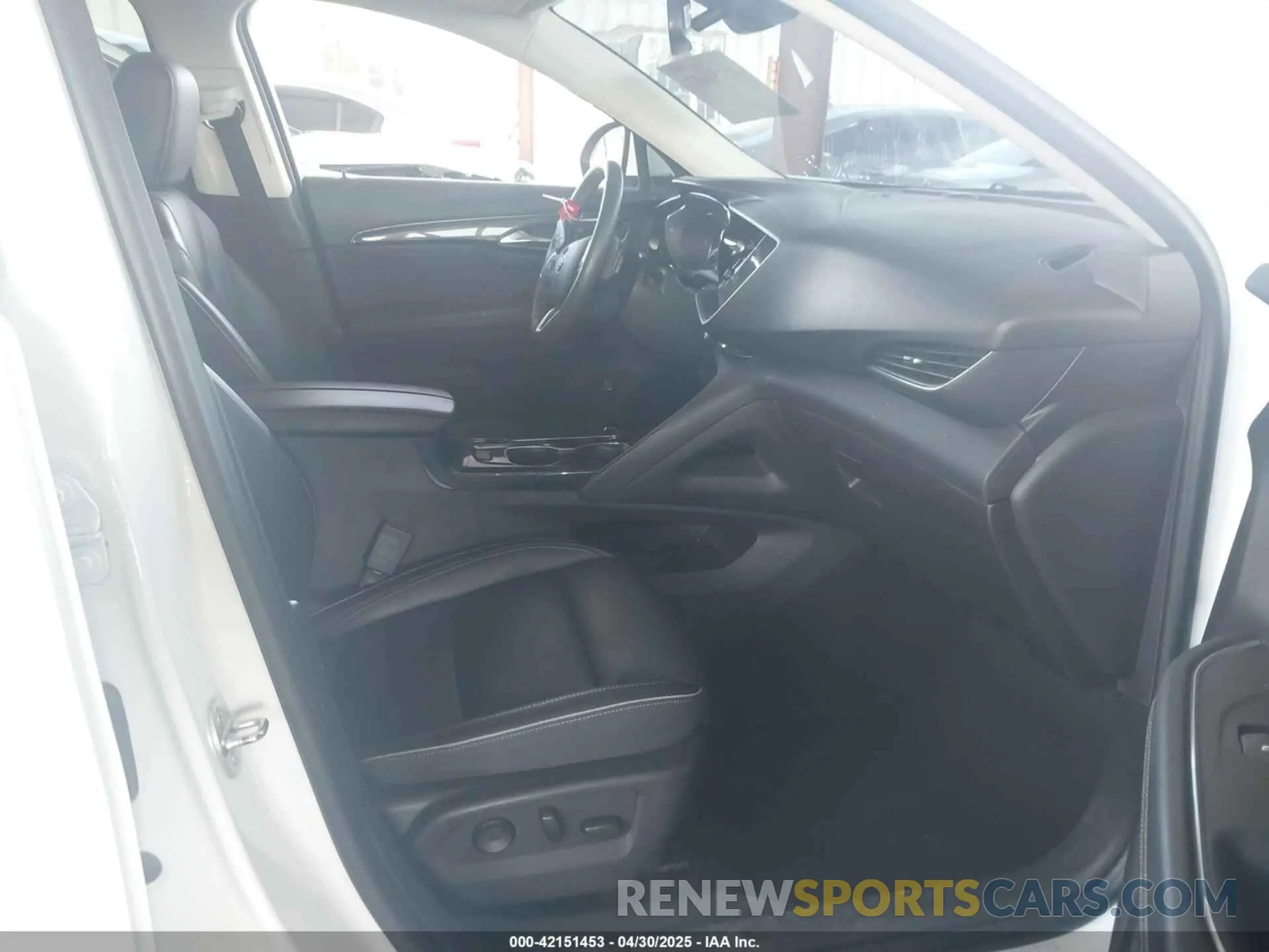 5 Photograph of a damaged car LRBFZNR41MD076150 BUICK ENVISION 2021