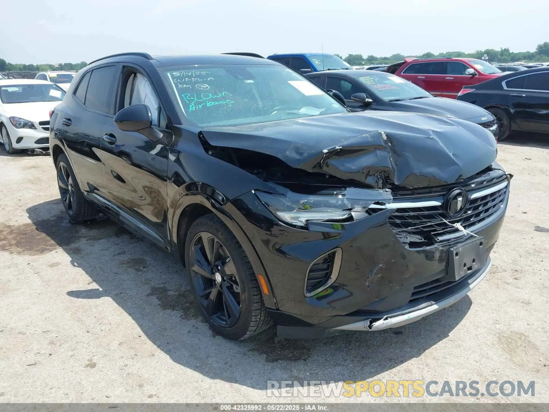 1 Photograph of a damaged car LRBFZNR43MD109987 BUICK ENVISION 2021