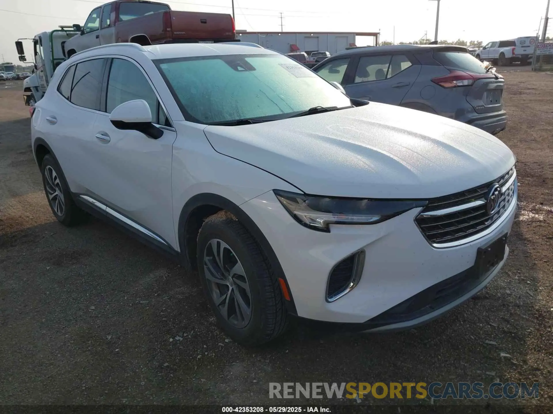 1 Photograph of a damaged car LRBFZNR48MD131600 BUICK ENVISION 2021