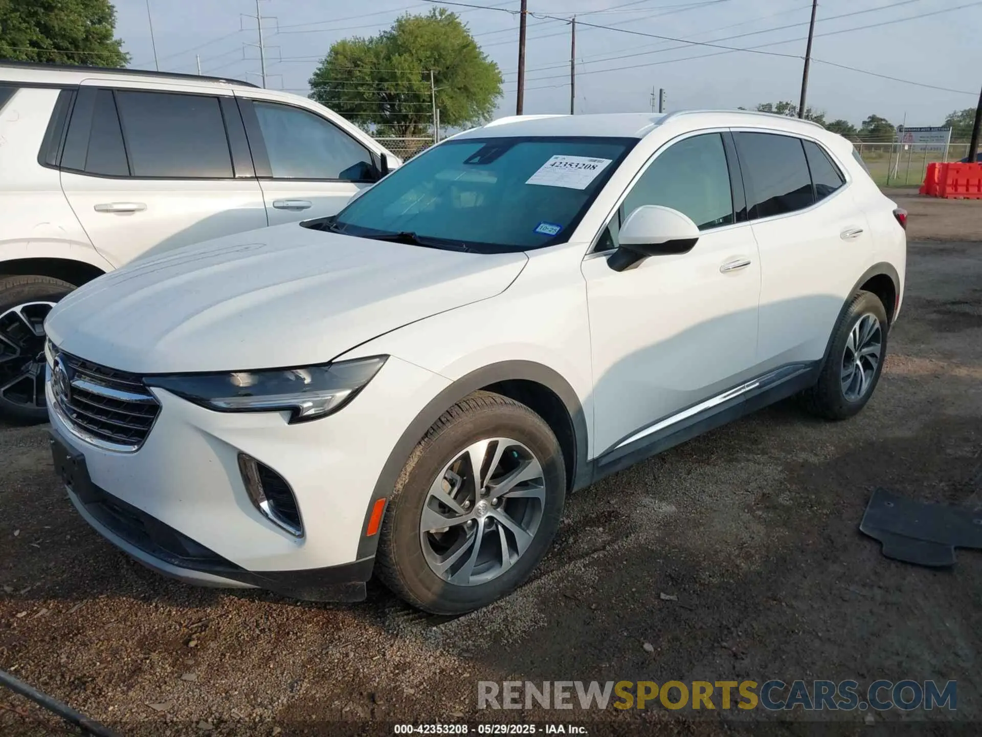 2 Photograph of a damaged car LRBFZNR48MD131600 BUICK ENVISION 2021