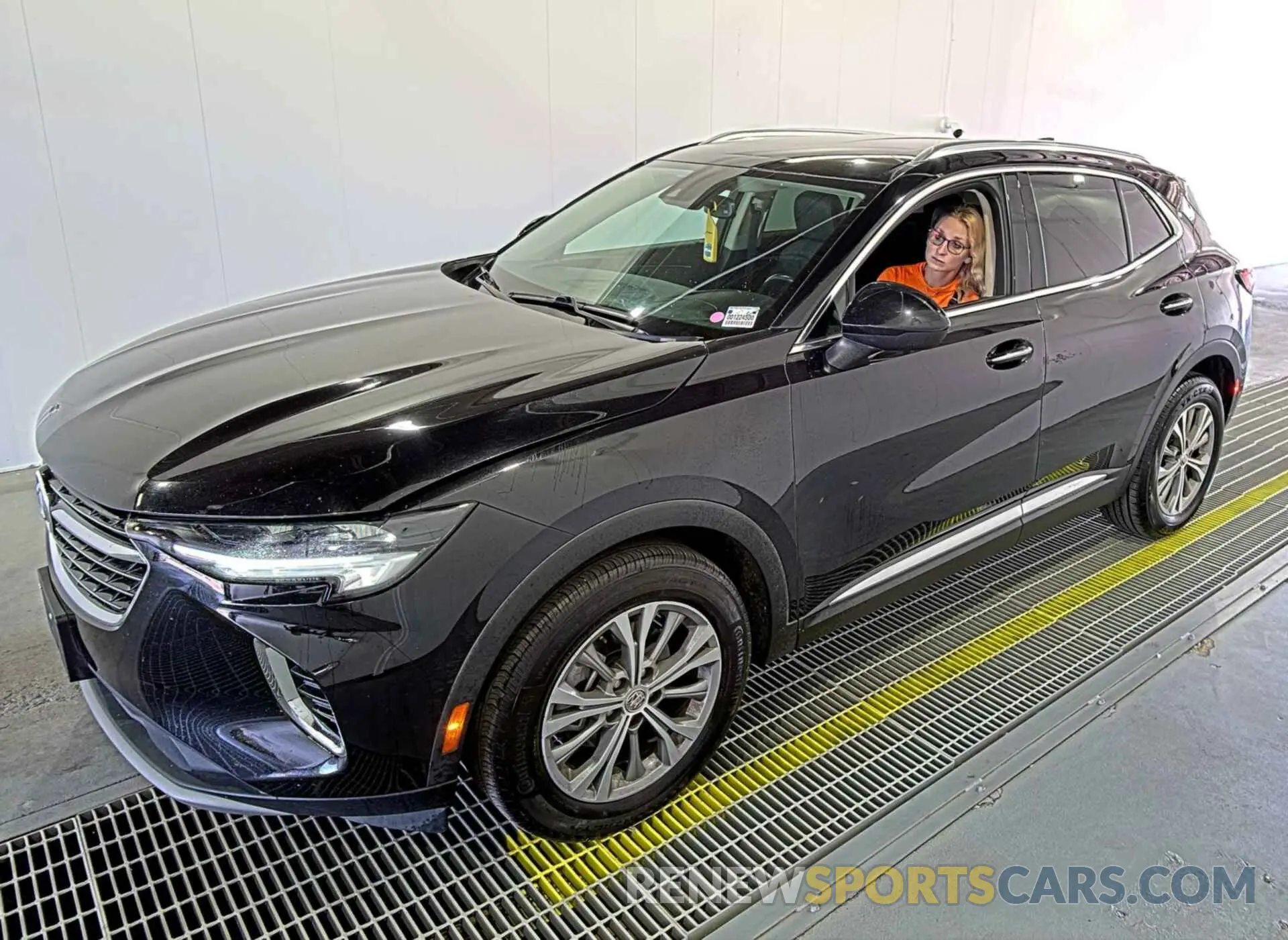 5 Photograph of a damaged car LRBAZLR42ND031587 BUICK ENVISION 2022