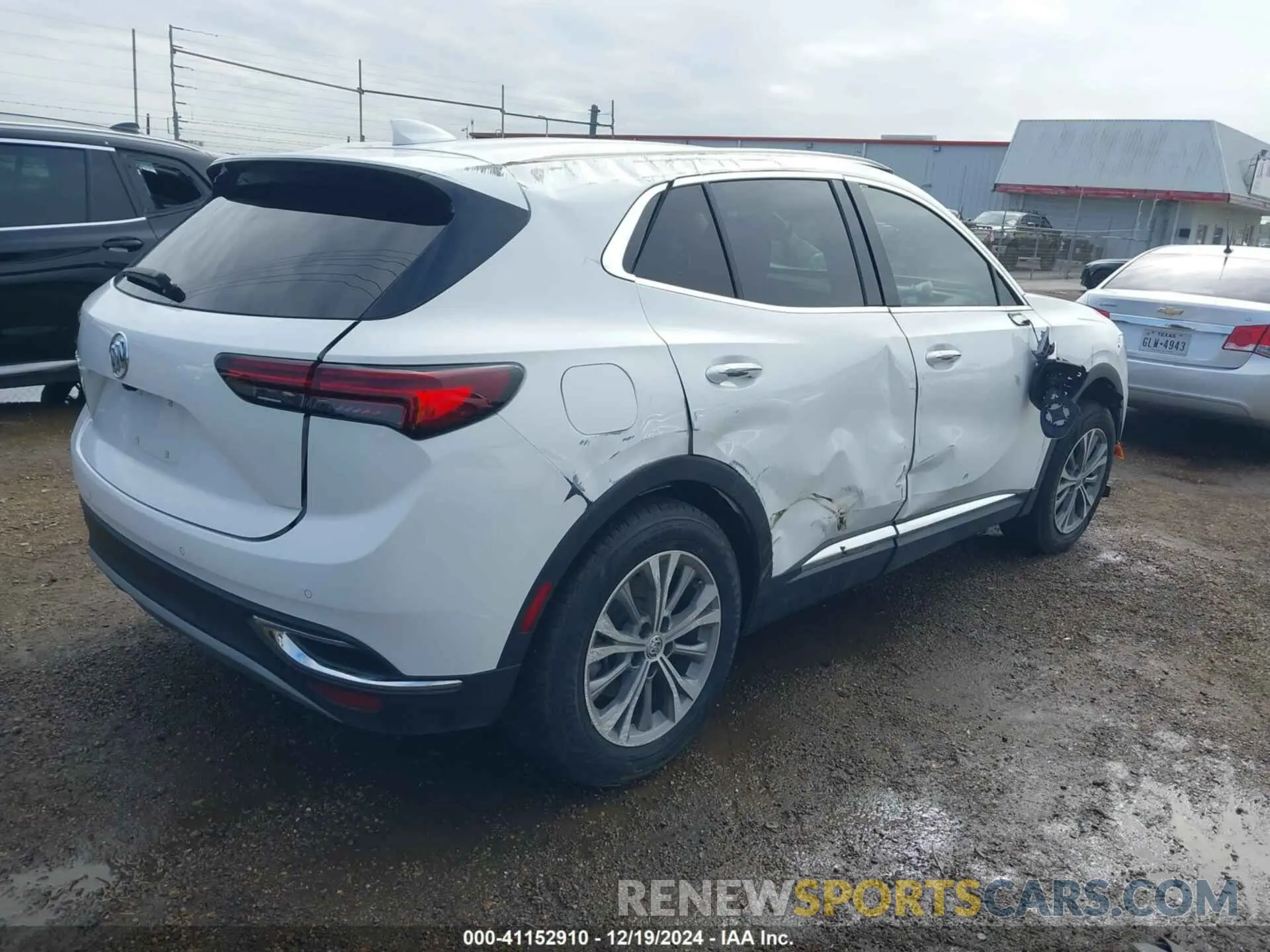 4 Photograph of a damaged car LRBAZLR4XND160760 BUICK ENVISION 2022