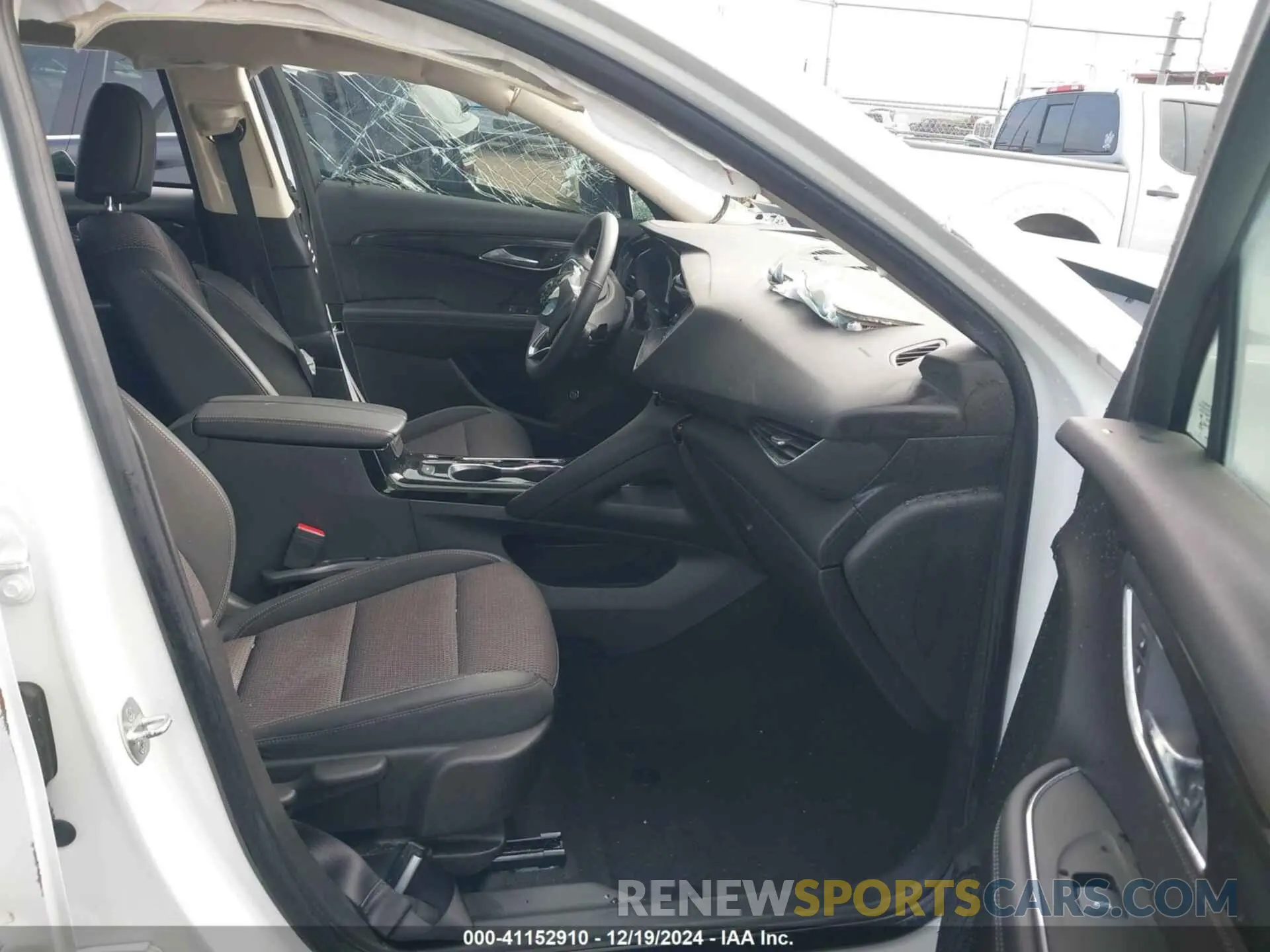 5 Photograph of a damaged car LRBAZLR4XND160760 BUICK ENVISION 2022