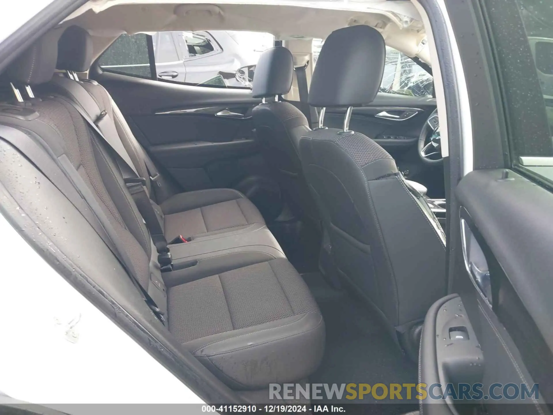 8 Photograph of a damaged car LRBAZLR4XND160760 BUICK ENVISION 2022
