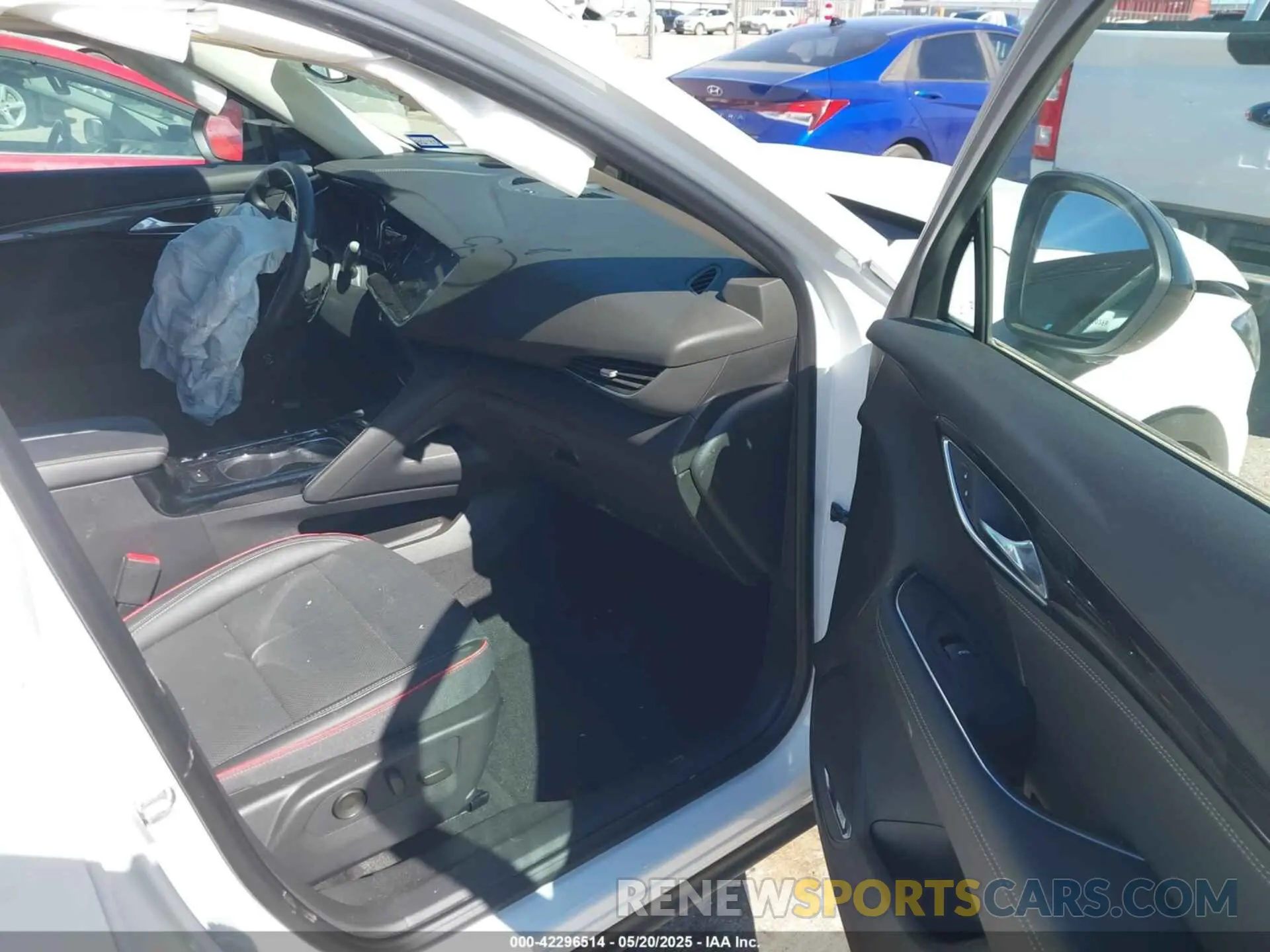 5 Photograph of a damaged car LRBFZNR44ND046559 BUICK ENVISION 2022