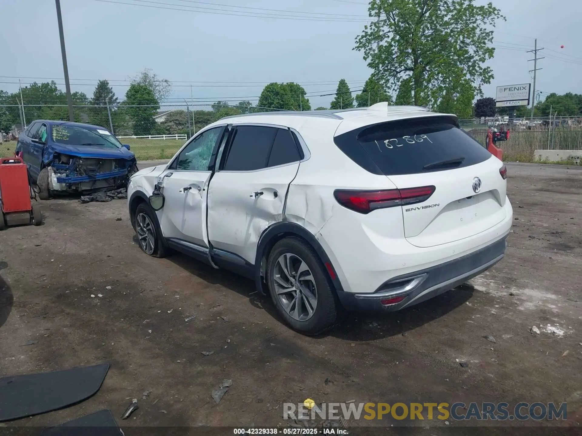 3 Photograph of a damaged car LRBFZNR47ND162869 BUICK ENVISION 2022