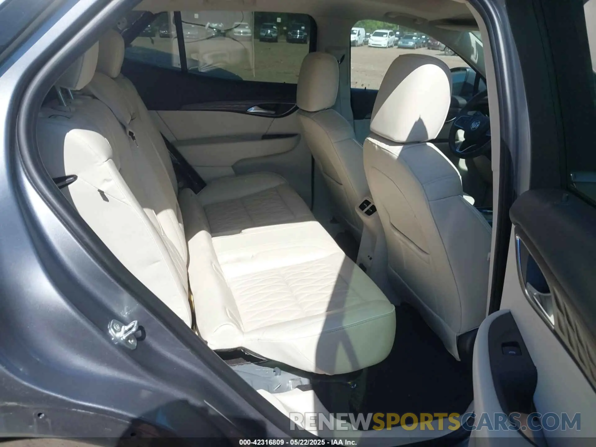 8 Photograph of a damaged car LRBFZRR48ND046314 BUICK ENVISION 2022
