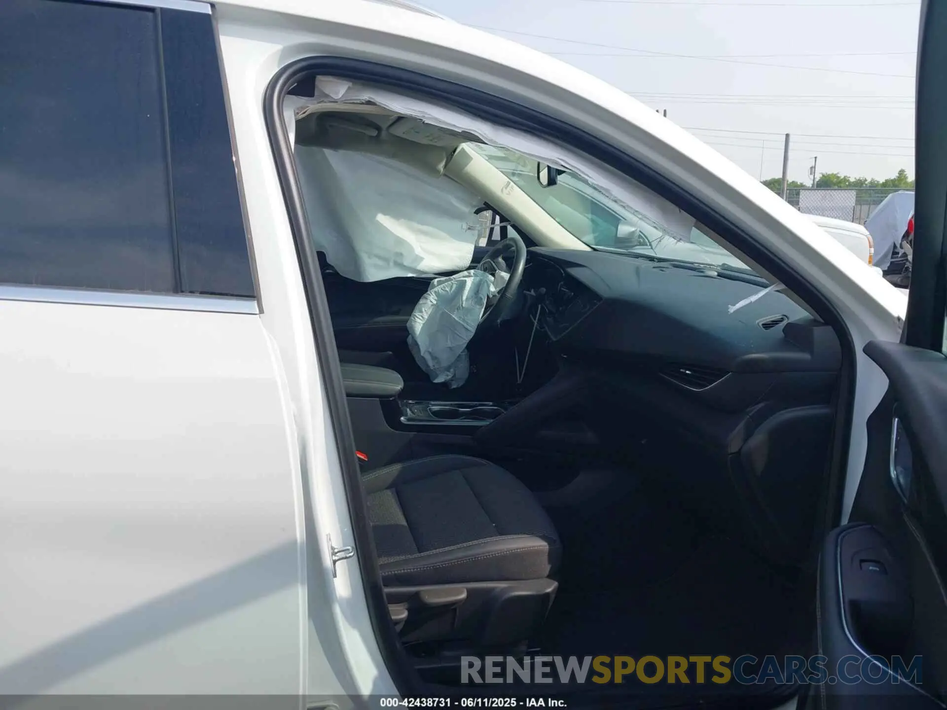 5 Photograph of a damaged car LRBAZLR44PD095875 BUICK ENVISION 2023