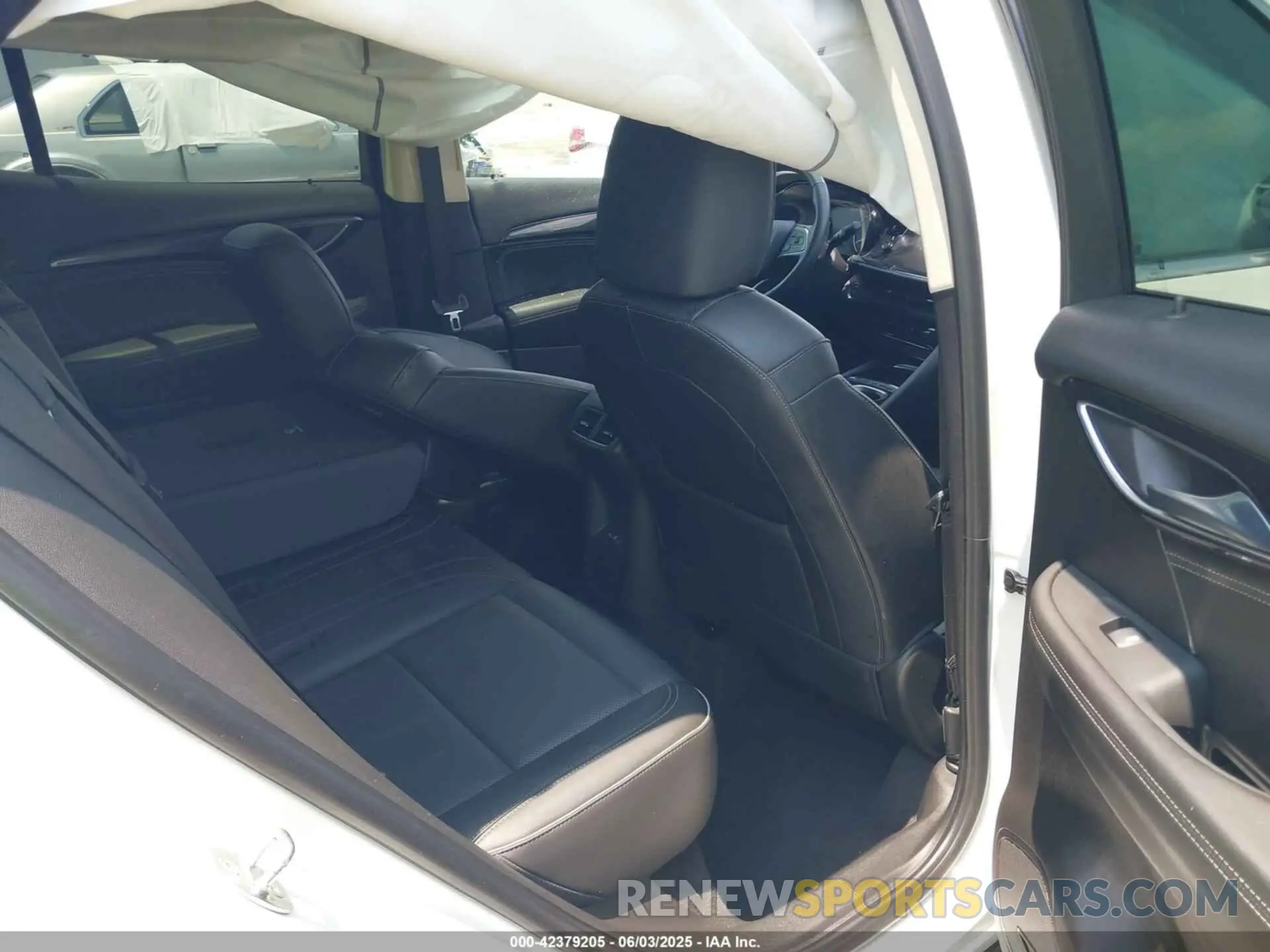 8 Photograph of a damaged car LRBFZNR40PD070246 BUICK ENVISION 2023