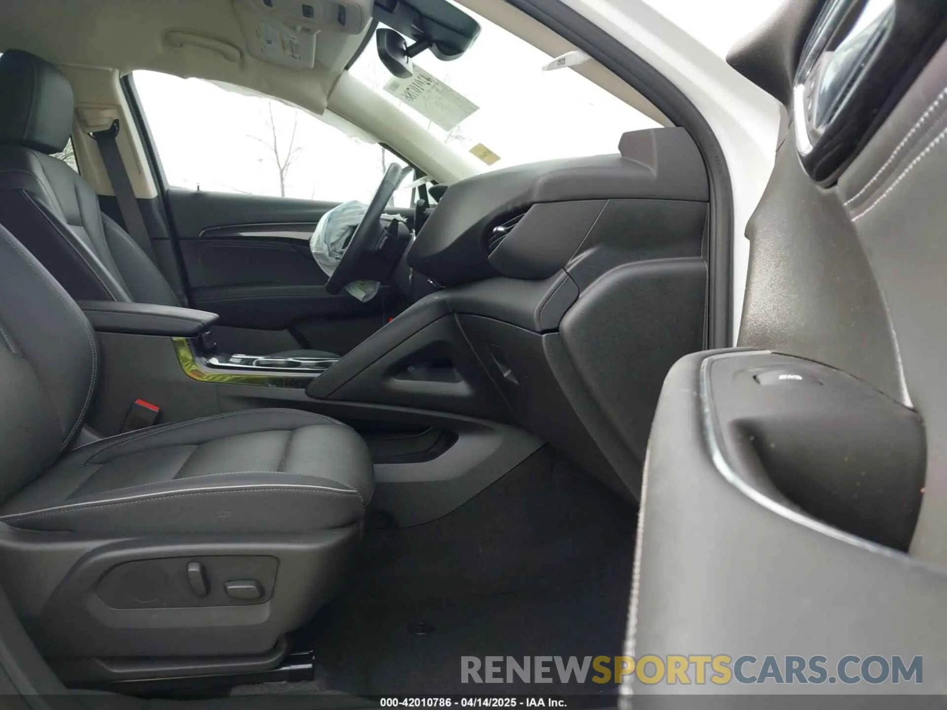 5 Photograph of a damaged car LRBFZNR47PD035073 BUICK ENVISION 2023