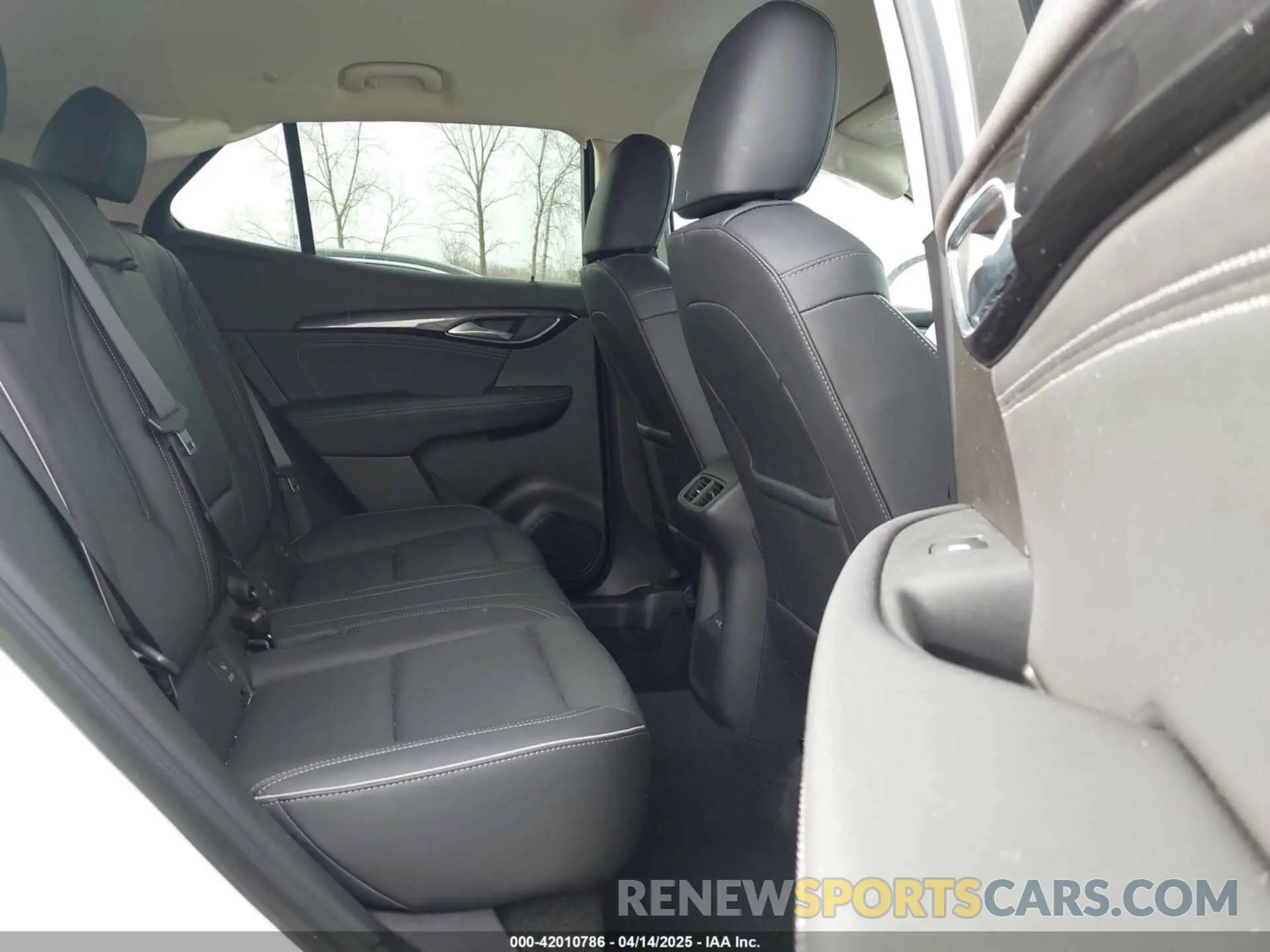 8 Photograph of a damaged car LRBFZNR47PD035073 BUICK ENVISION 2023