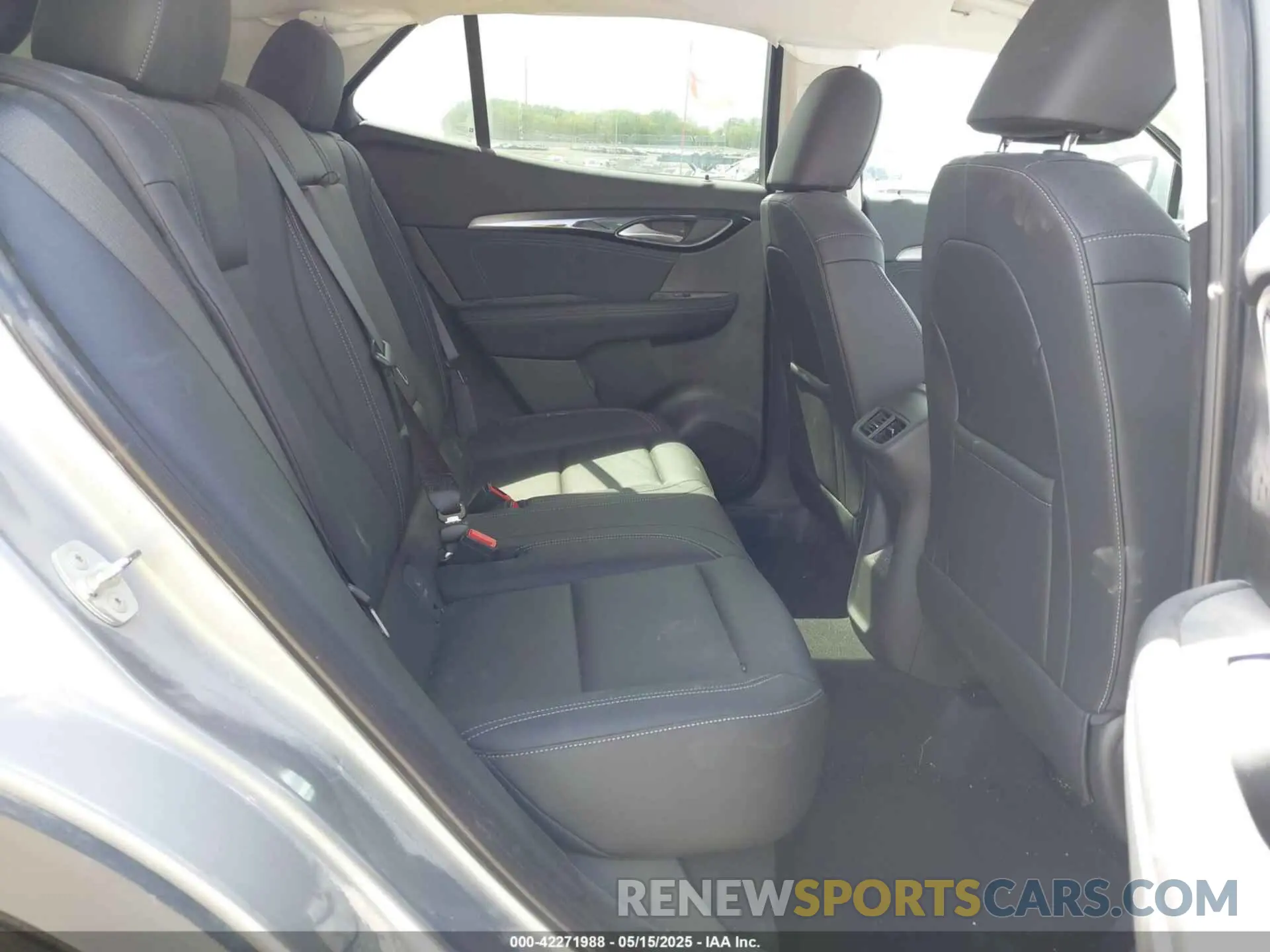 8 Photograph of a damaged car LRBFZME45RD056992 BUICK ENVISION 2024