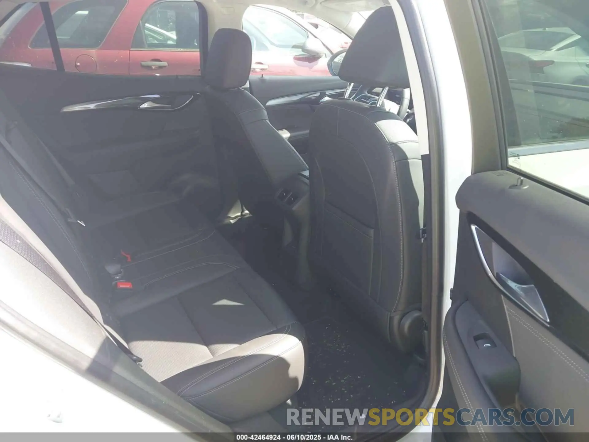 8 Photograph of a damaged car LRBFZME49RD063296 BUICK ENVISION 2024