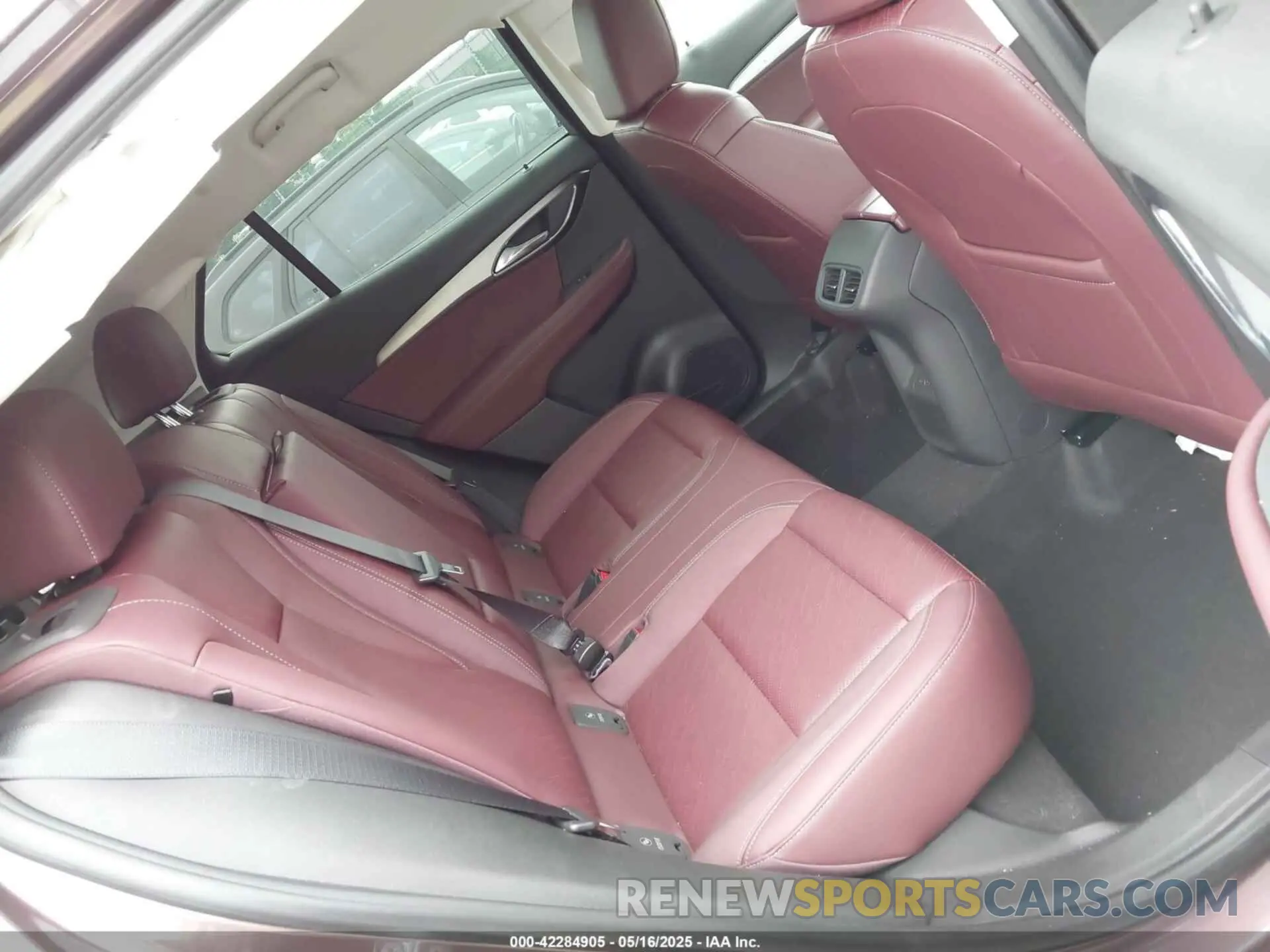 8 Photograph of a damaged car LRBFZPE41RD075461 BUICK ENVISION 2024
