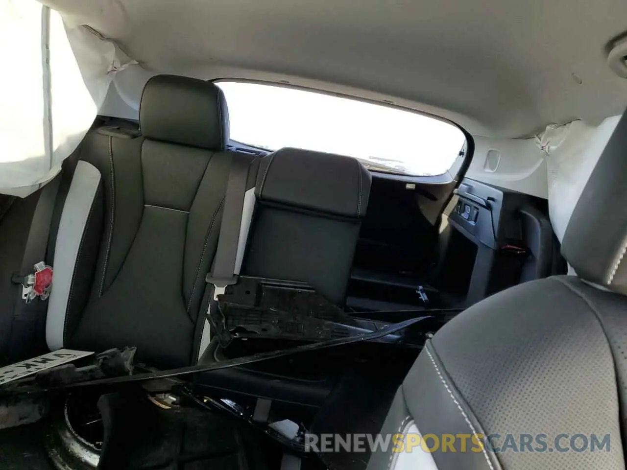 10 Photograph of a damaged car LRBFZPE42RD013986 BUICK ENVISION 2024