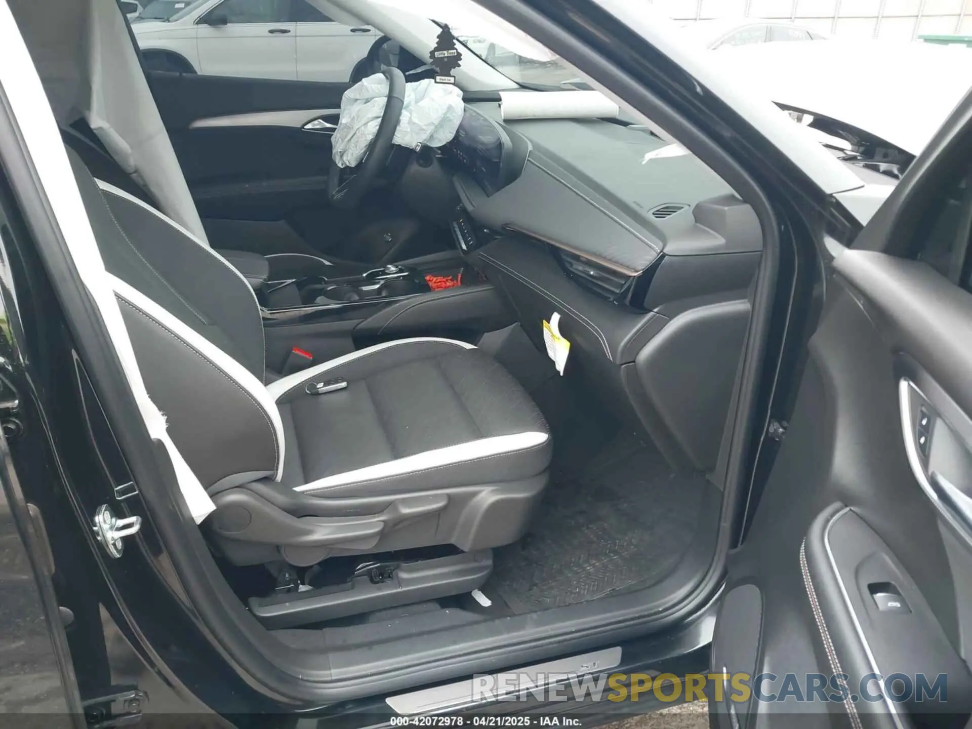 5 Photograph of a damaged car LRBFZPE49RD043471 BUICK ENVISION 2024