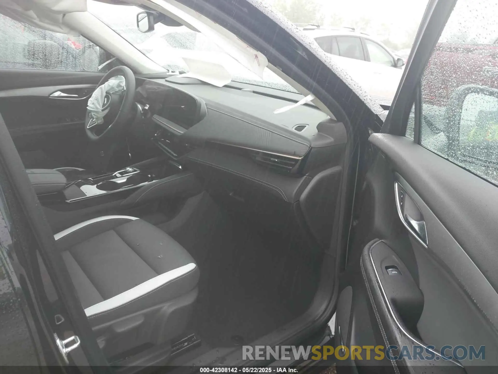 5 Photograph of a damaged car LRBFZLE41SD004310 BUICK ENVISION 2025