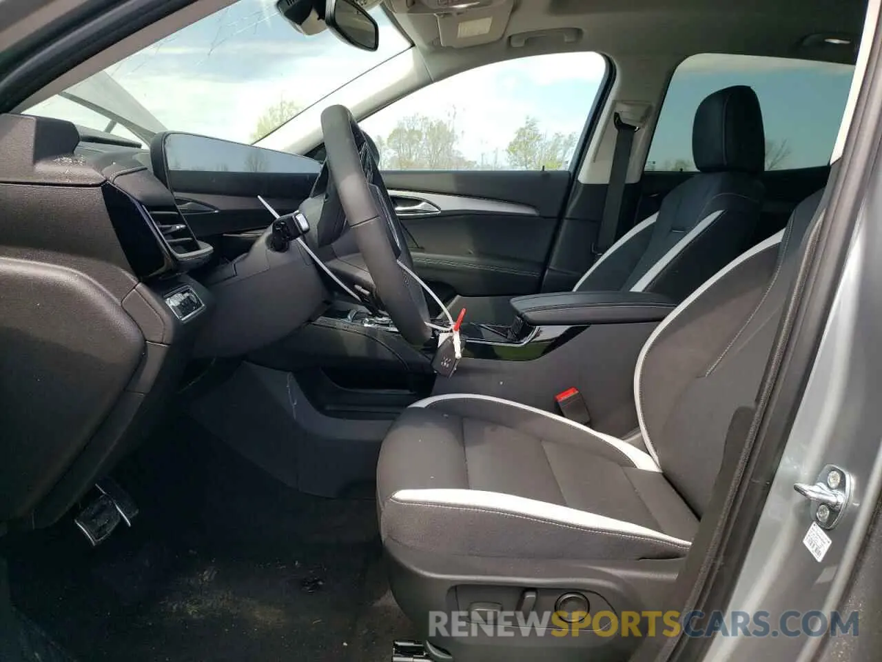 7 Photograph of a damaged car LRBFZLE43SD006124 BUICK ENVISION S 2025