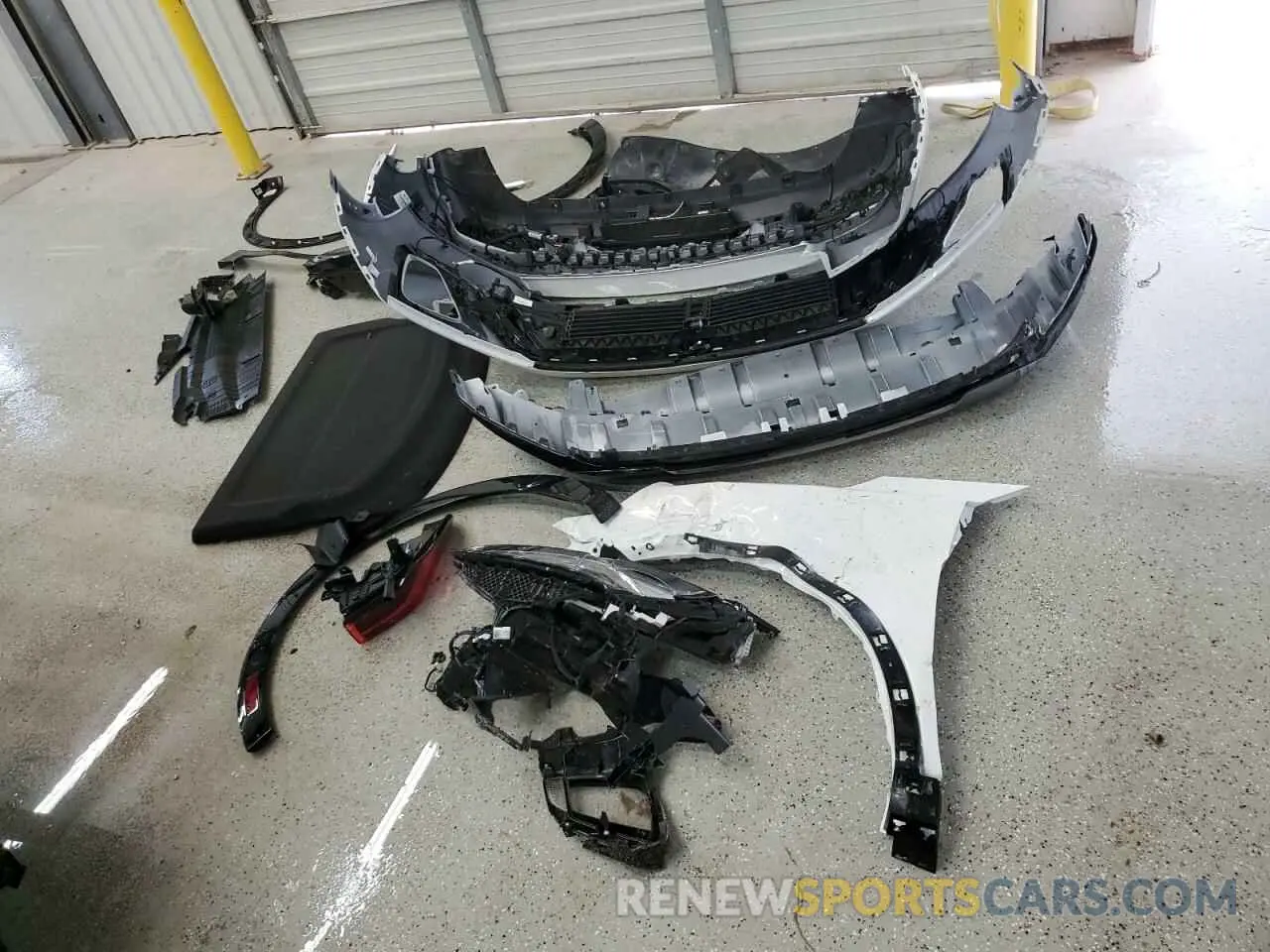 13 Photograph of a damaged car LRBFZLE49SD038642 BUICK ENVISION S 2025