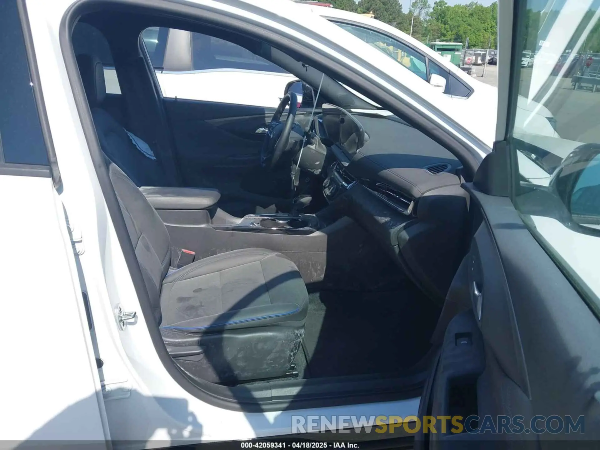 5 Photograph of a damaged car KL47LBE27RB109613 BUICK ENVISTA 2024