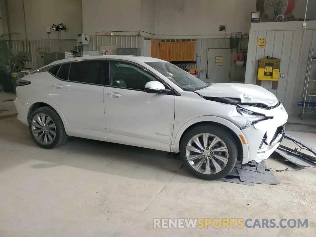 4 Photograph of a damaged car KL47LCEP0SB093228 BUICK ENVISTA AV 2025