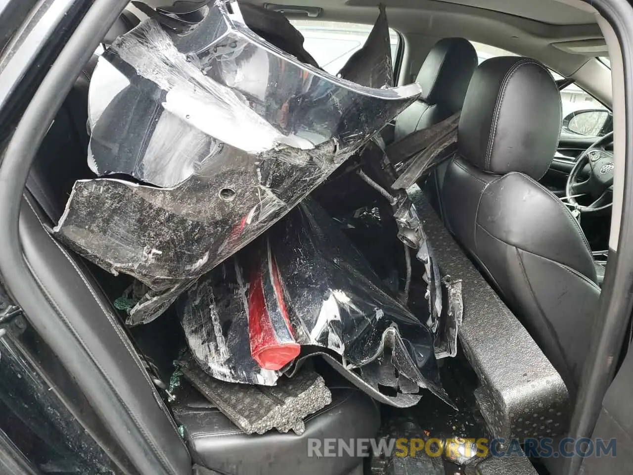 10 Photograph of a damaged car 1G4ZR5SS0KU127234 BUICK LACROSSE 2019