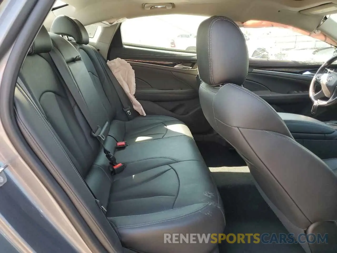 10 Photograph of a damaged car 1G4ZR5SS1KU131275 BUICK LACROSSE 2019