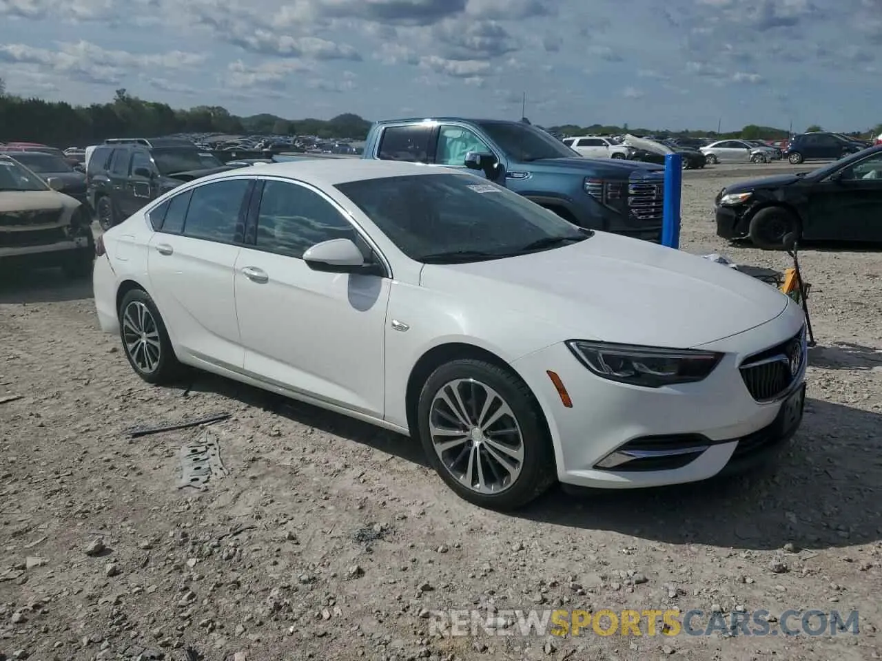 4 Photograph of a damaged car W04GL6SX7K1008171 BUICK REGAL 2019