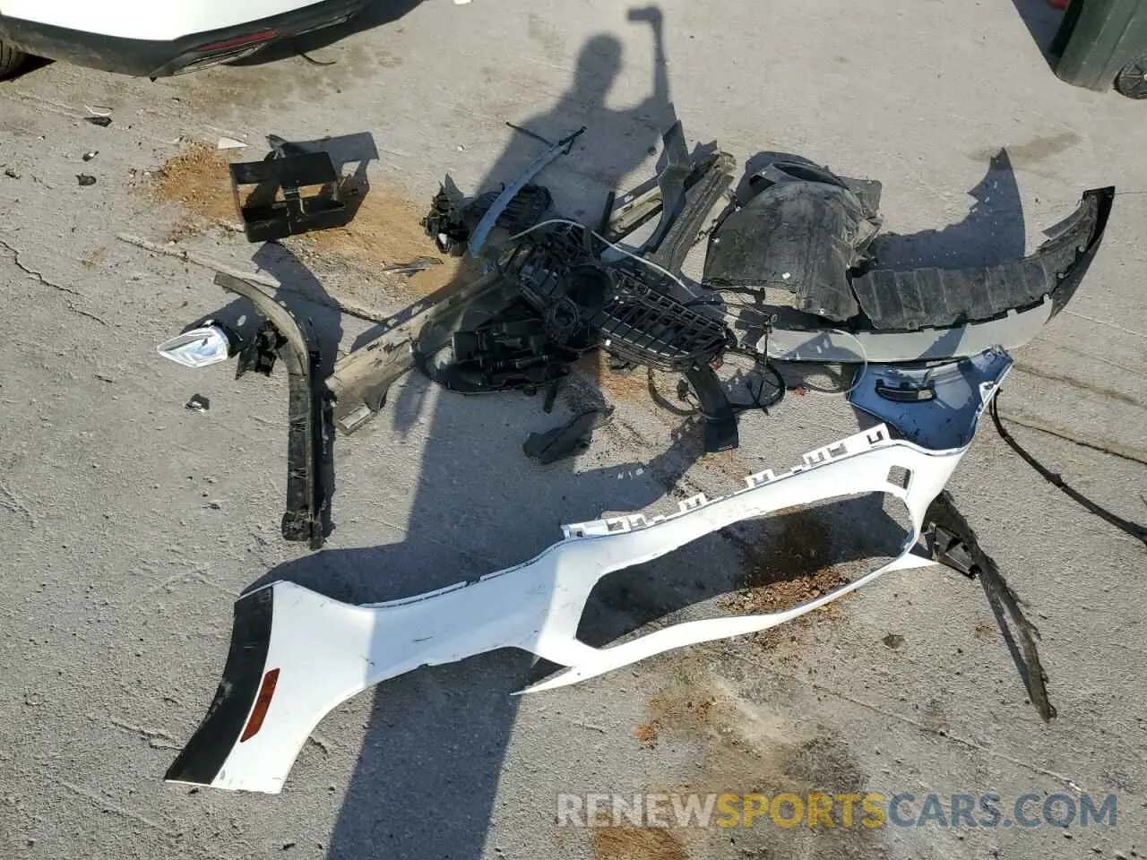 15 Photograph of a damaged car W04GU8SXXK1002258 BUICK REGAL 2019